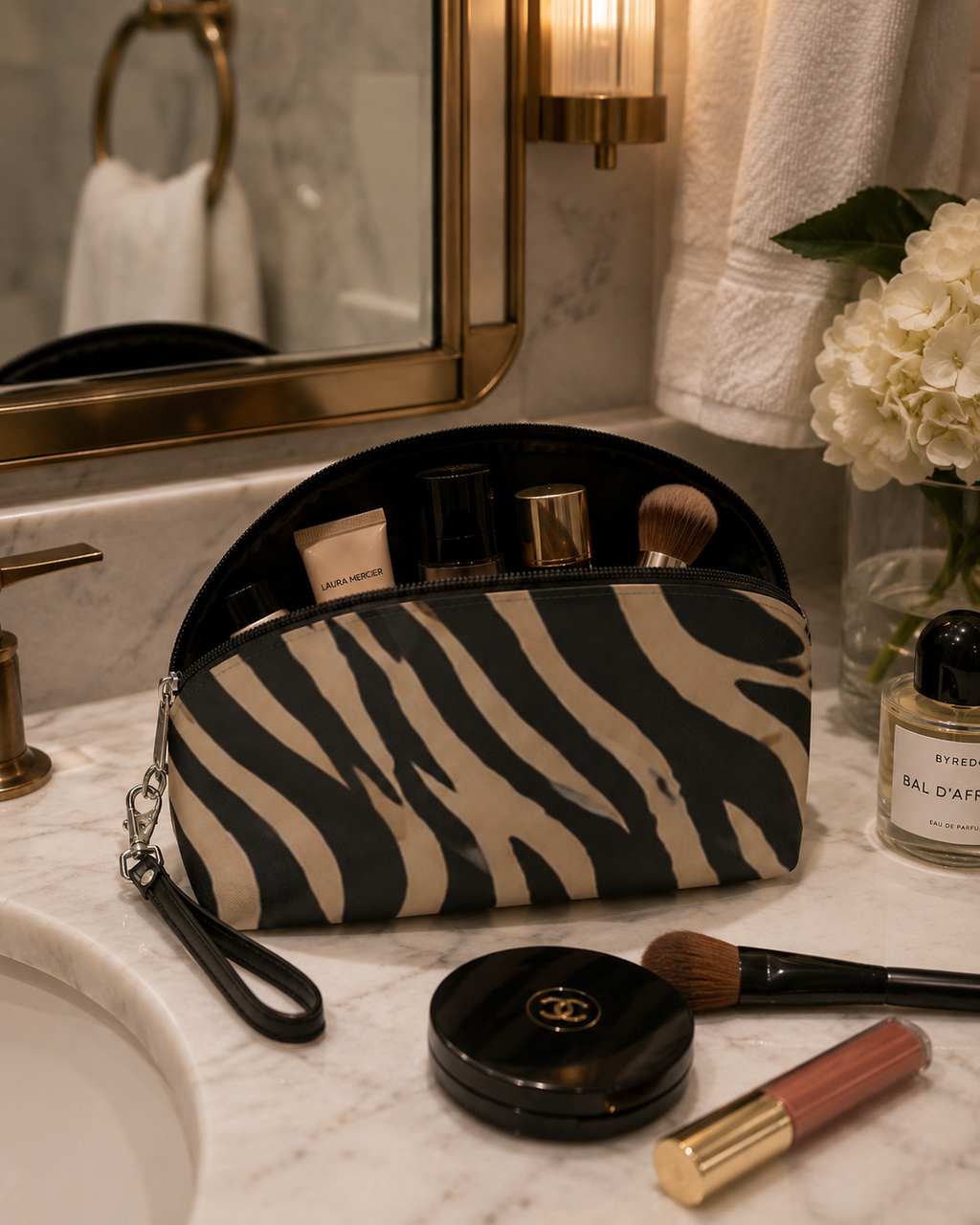 Chic Animal Print Makeup Bag — Stylish Cosmetic Pouch